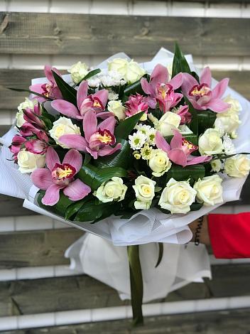 Букет цветов из: Розы и Хризантемы в Атяшево