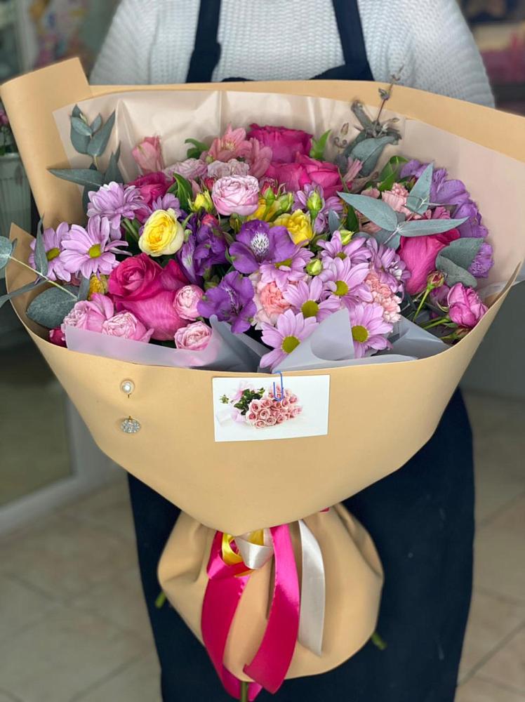 Букет цветов из: Хризантемы, Гвоздики и Альстромерии в Атяшево