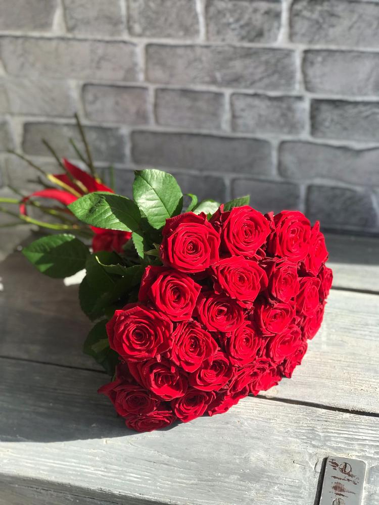 Букет Красные розы Фридом в Атяшево