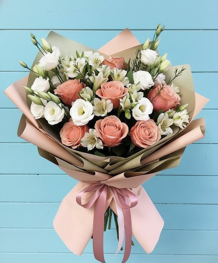 Букет цветов из: Розы, Альстромерии и Лизиантусы в Атяшево