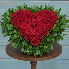 Цветочная композиция из Розы в виде сердца в Атяшево