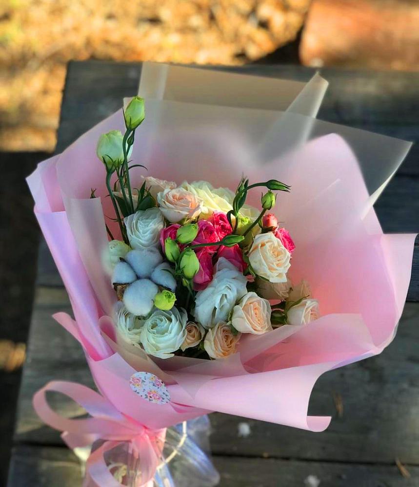 Букет цветов из: Розы и Лизиантусы в Атяшево