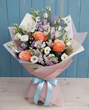 Букет цветов из:  Лизиантусы, Розы, Альстромерии и Гипсофила в Атяшево