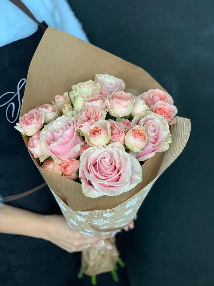 Букет цветов из: Хризантемы и Розы в Атяшево