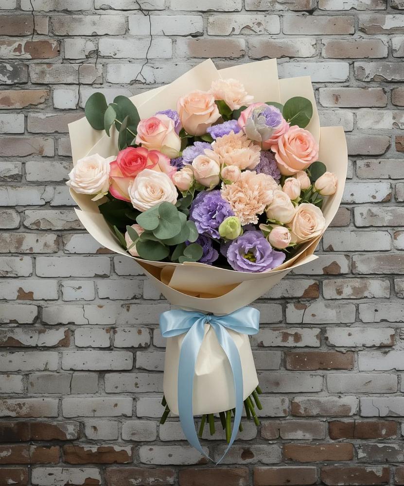 Букет цветов из: Розы, Лизиантусы и Гвоздики в Атяшево