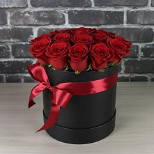 Цветочная композиция из Розы в шляпной коробке в Атяшево