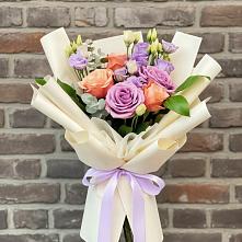 Букет цветов из:  Лизиантусы и Розы в Атяшево