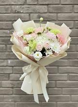Букет цветов из:  Гвоздики, Розы, Лизиантусы и Хризантемы в Атяшево