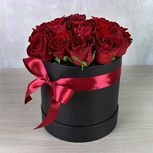 Цветочная композиция из Розы в шляпной коробке #REPLACE_PRED# Атяшево