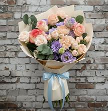Букет цветов из:  Розы, Лизиантусы и Гвоздики в Атяшево